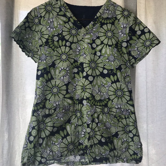 Scrub Top - Picture 2 of 4